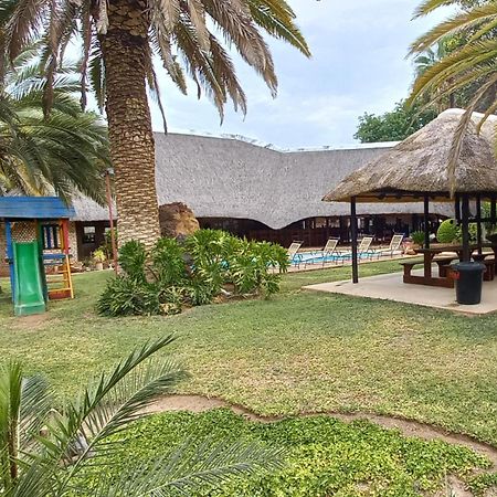 Ombinda Country Lodge Outjo Exteriér fotografie